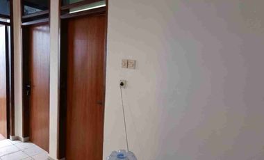 Rumah fresh baru renovasi kamar tidur 2 kamar mandi 1 dan muat 2 mobil siap huni