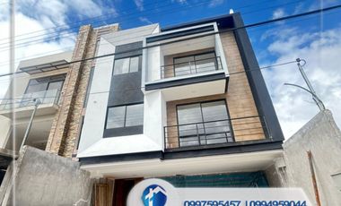 Venta de Casa Rentera Sector Racar, Cerca de Plaza Racar, Cuenca