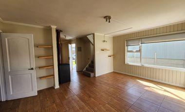 COYHAIQUE, ARRIENDO VIVIENDA DOS PISOS EN ZONA CENTRICA