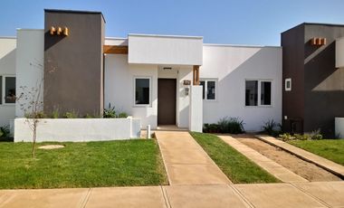 Casa Mediterránea en Condominio Exclusivo Altos de Rumié 3D2B 84/123m2