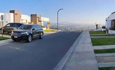 Casa Mediterránea en Condominio Exclusivo Altos de Rumié 3D2B 84/123m2