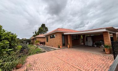 619. CASA CAJICÁ EL ALMENDRO