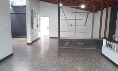 Casa Comercial en Arriendo en Estadio Laureles Medellin