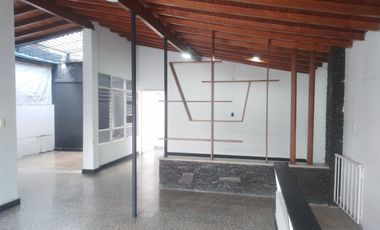 Casa Comercial en Arriendo en Estadio Laureles Medellin