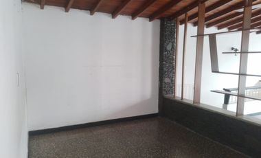 Casa Comercial en Arriendo en Estadio Laureles Medellin