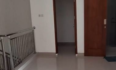 Disewakan Rumah 2 Lantai Di Alinda Kota Bekasi
