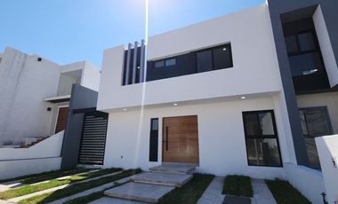 CASA EN VENTA NUEVA EN EL MEJOR CLAUSTER DE ZIBATA