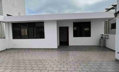 Se alquila Departamento en Kennedy