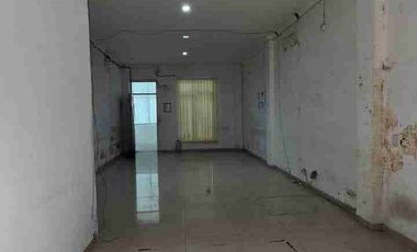 Ruko Lokasi Super Strategis Di Pinggir Jalan Raya Veteran, Tipes, Solo.