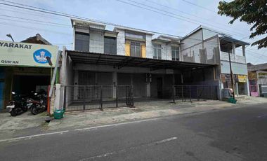 Ruko Lokasi Super Strategis Di Pinggir Jalan Raya Veteran, Tipes, Solo.