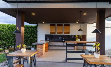 TE ALQUILO EXCLUSIVA FINCA EL COCORA EN IBAGUE INF AL3244258952 LOS ESPERAMOS VEN A DISFRUTAR.