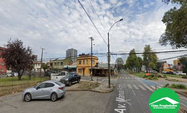 En importante Esquina, alto movimiento de público.