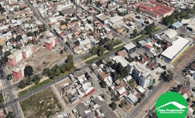 En importante Esquina, alto movimiento de público.