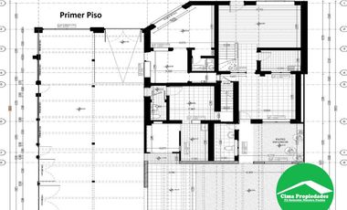 En importante Esquina, alto movimiento de público.