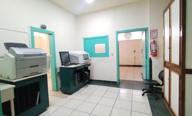 Consultorio medico en renta, sector La Pradera cerca de Clinica Pasteur