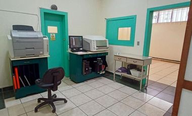 Consultorio medico en renta, sector La Pradera cerca de Clinica Pasteur