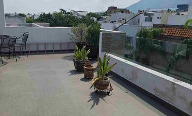 Casa remodelada, 4 recamas , Cumbres Élite sector villas