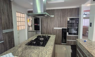 ALQUILER DE CASA AMOBLADA EN VILLA CLUB