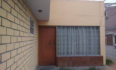 ¡CASA EN URB. SALAMANCA!
