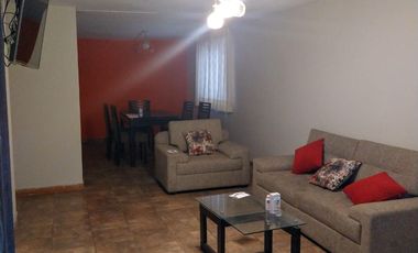 ¡CASA EN URB. SALAMANCA!