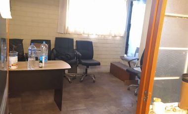 ¡CASA EN URB. SALAMANCA!