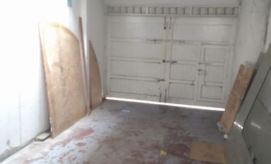 ¡CASA EN URB. SALAMANCA!