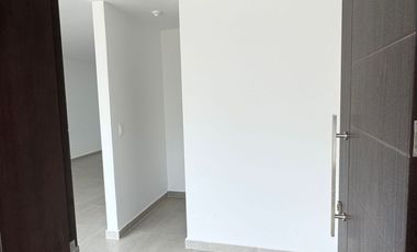 Arriendo casa por estrenar en Puembo en conjunto con piscina, pádel, gimnasio $900 incluida alícuota.