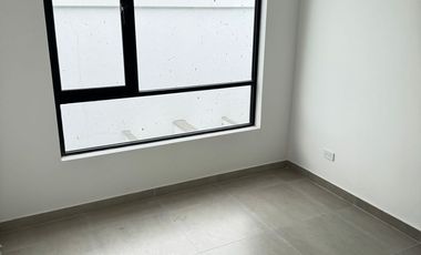 Arriendo casa por estrenar en Puembo en conjunto con piscina, pádel, gimnasio $900 incluida alícuota.