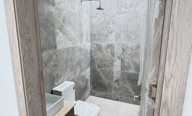 Arriendo casa por estrenar en Puembo en conjunto con piscina, pádel, gimnasio $900 incluida alícuota.