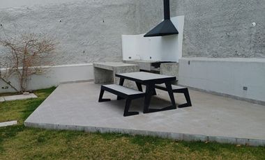 Arriendo casa por estrenar en Puembo en conjunto con piscina, pádel, gimnasio $900 incluida alícuota.