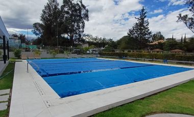 Arriendo casa por estrenar en Puembo en conjunto con piscina, pádel, gimnasio $900 incluida alícuota.
