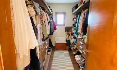 CASA CHILENA 1 PISO A PASOS COLEGIO PEDREGALES, 3D + 3B + Escritorio + P. Servicio + Piscina + Quincho