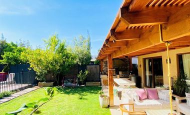 CASA CHILENA 1 PISO A PASOS COLEGIO PEDREGALES, 3D + 3B + Escritorio + P. Servicio + Piscina + Quincho