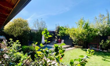 CASA CHILENA 1 PISO A PASOS COLEGIO PEDREGALES, 3D + 3B + Escritorio + P. Servicio + Piscina + Quincho