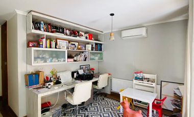 CASA CHILENA 1 PISO A PASOS COLEGIO PEDREGALES, 3D + 3B + Escritorio + P. Servicio + Piscina + Quincho