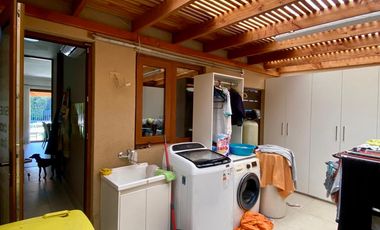 CASA CHILENA 1 PISO A PASOS COLEGIO PEDREGALES, 3D + 3B + Escritorio + P. Servicio + Piscina + Quincho