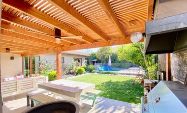 CASA CHILENA 1 PISO A PASOS COLEGIO PEDREGALES, 3D + 3B + Escritorio + P. Servicio + Piscina + Quincho