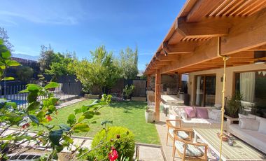 CASA CHILENA 1 PISO A PASOS COLEGIO PEDREGALES, 3D + 3B + Escritorio + P. Servicio + Piscina + Quincho