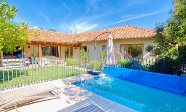 CASA CHILENA 1 PISO A PASOS COLEGIO PEDREGALES, 3D + 3B + Escritorio + P. Servicio + Piscina + Quincho