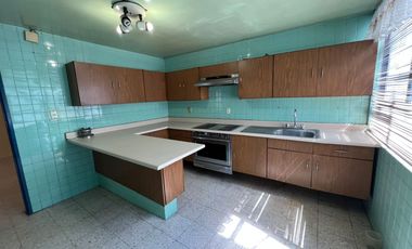 Hermosa casa con local para INVERSION en venta sobre Blvrd 5 de mayo Huexotitla