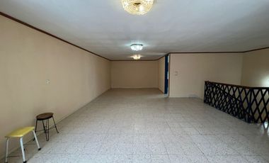 Hermosa casa con local para INVERSION en venta sobre Blvrd 5 de mayo Huexotitla