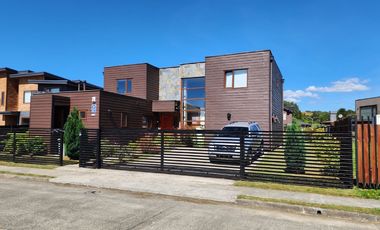 Arriendo casa Loteo Centenario