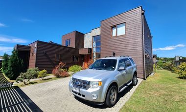 Arriendo casa Loteo Centenario