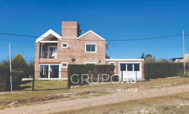 Se Vende Casa En Potrero De Garay Con Vista Lago- Excelente Ubicación-817