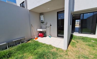 CASA NUEVA DE 3 RECÁMARAS CON JARDÍN EN FRACCIONAMIENTO DE CUAUTLANCINGO