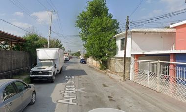 !!! ATENCION INVERSIONISTAS !!!  CASA EN REMATE BANCARIO, CON POSESION, ENTREGA INMEDIATA, NUEVO LAREDO, TAMAULIPAS !!!