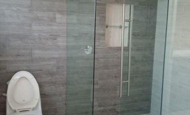 CASA EN RENTA EN FRACCIONAMIENTO A UN COSTADO DE LA CASETA DE LA ATLIXCAYOTL SEMI AMUEBLADA Y SIN MUEBLES