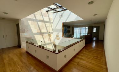 CASA EN RENTA EN FRACCIONAMIENTO A UN COSTADO DE LA CASETA DE LA ATLIXCAYOTL SEMI AMUEBLADA Y SIN MUEBLES