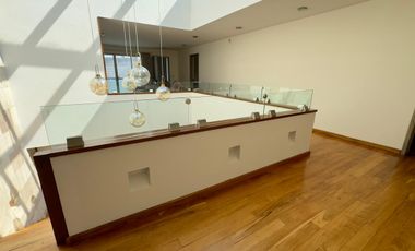 CASA EN RENTA EN FRACCIONAMIENTO A UN COSTADO DE LA CASETA DE LA ATLIXCAYOTL SEMI AMUEBLADA Y SIN MUEBLES