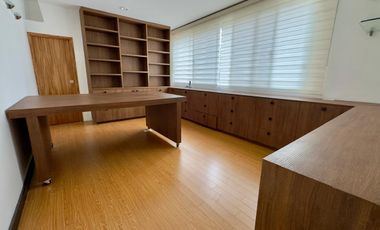 CASA EN RENTA EN FRACCIONAMIENTO A UN COSTADO DE LA CASETA DE LA ATLIXCAYOTL SEMI AMUEBLADA Y SIN MUEBLES